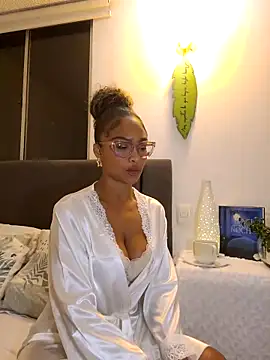 Snapshot of BiiancaEstradaa chatting on June 1, 2026, 2:01 am BiiancaEstradaa online show from June 1, 2026, 2:01 am