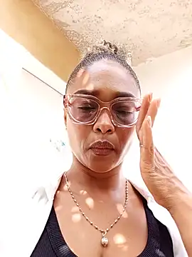 BiiancaEstradaa online show from June 23, 2026, 1:53 pm