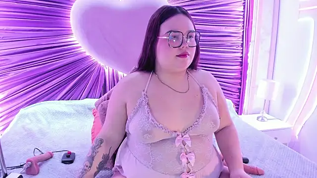 Snapshot of Lushi_Love chatting on August 3, 2026, 2:52 am Lushi Love online show from August 3, 2026, 2:52 am