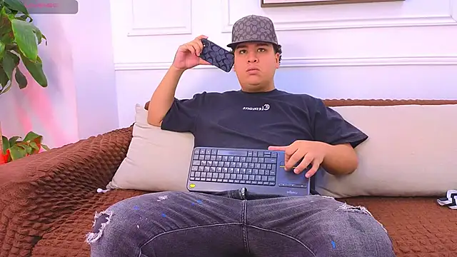 Snapshot of Naim_Bennetsex chatting on May 27, 2026, 6:59 pm Naim Bennetsex online show from May 27, 2026, 6:59 pm