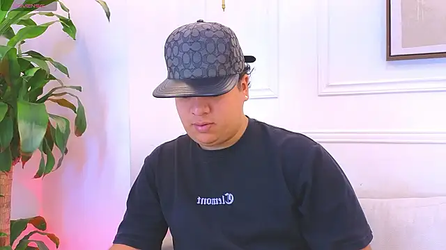 Naim Bennetsex online show from February 12, 2026, 6:29 pm