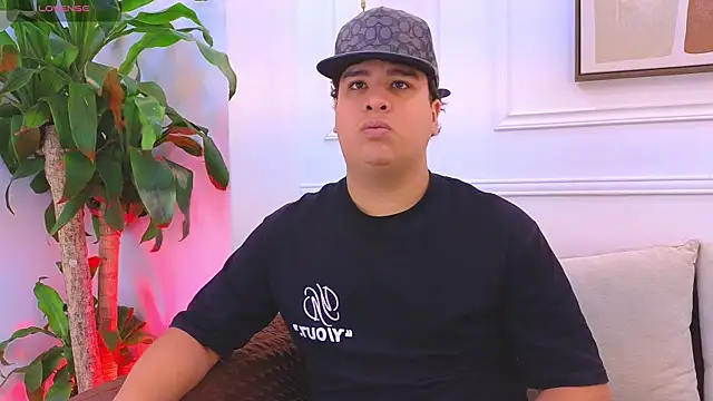 Snapshot of Naim_Bennetsex chatting on July 2, 2026, 5:52 pm Naim Bennetsex online show from July 2, 2026, 5:52 pm