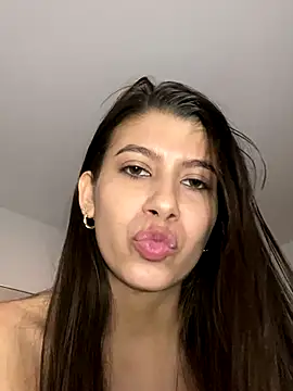 Lenapink19 online show from October 17, 2025, 4:38 am