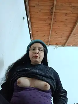 Snapshot of marmary84 chatting on June 2, 2026, 4:01 am marmary84 online show from June 2, 2026, 4:01 am