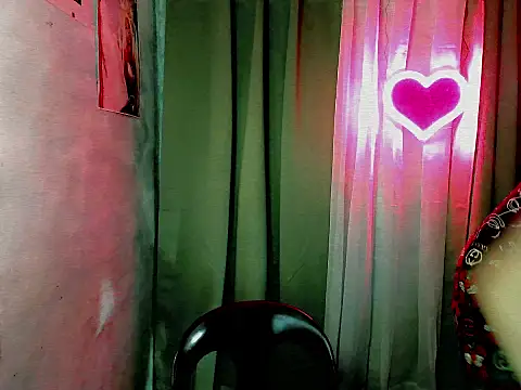 Snapshot of sweetsassyxx chatting on October 21, 2025, 4:34 am sweetsassyxx online show from October 21, 2025, 4:34 am