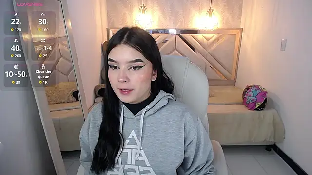 Natalie loffreda online show from March 18, 2026, 7:59 pm