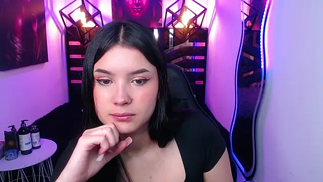 Snapshot of Natalie_loffreda chatting on May 13, 2026, 7:43 pm Natalie loffreda online show from May 13, 2026, 7:43 pm