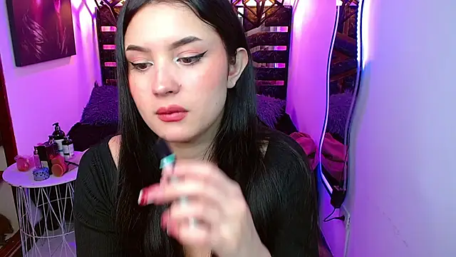 Snapshot of Natalie_loffreda chatting on June 2, 2026, 8:20 pm Natalie loffreda online show from June 2, 2026, 8:20 pm