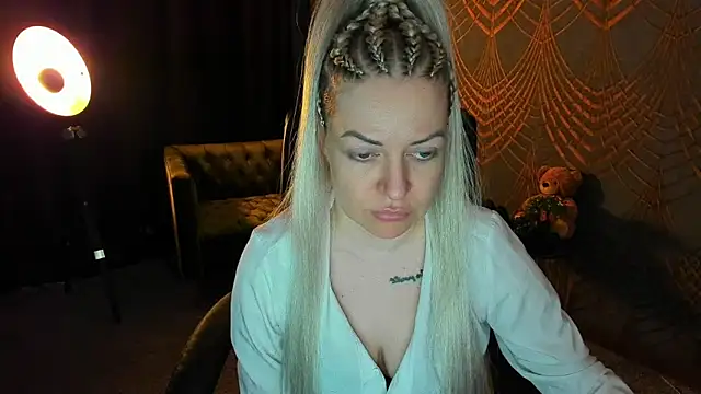 Anna Snows online show from April 10, 2026, 5:36 am