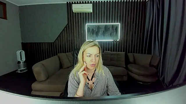 Anna Snows online show from October 15, 2025, 5:54 pm