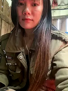 PhanHaa online show from November 13, 2025, 1:42 am