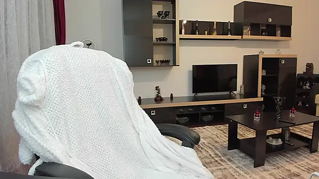 Ella sweety00 online show from January 7, 2026, 6:57 pm