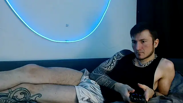 th1  online show from April 3, 2026, 6:47 pm