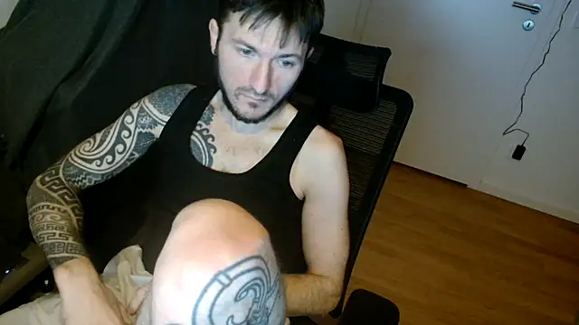 Snapshot of th1_ chatting on February 16, 2026, 9:13 pm th1 online show from February 16, 2026, 9:13 pm