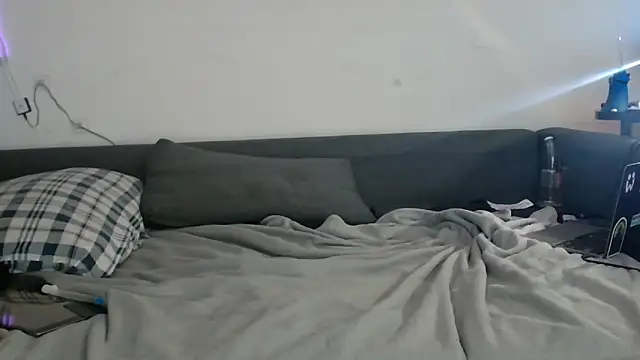 th1  online show from April 26, 2026, 6:43 am