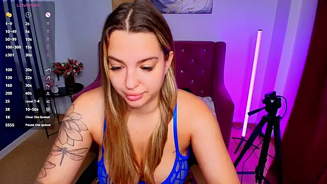 Snapshot of Emma__Ross chatting on July 10, 2026, 1:38 am Emma Ross online show from July 10, 2026, 1:38 am