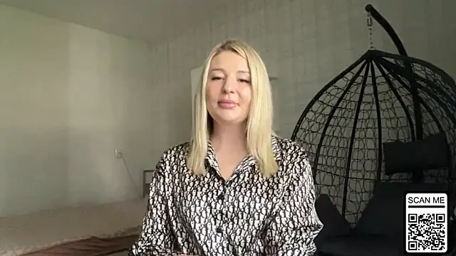 Snapshot of Blondie_xoxoxo chatting on June 17, 2026, 8:47 am Blondie xoxoxo online show from June 17, 2026, 8:47 am