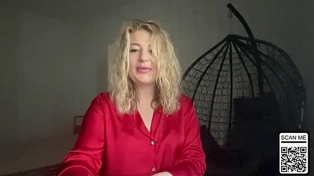 Snapshot of Blondie_xoxoxo chatting on June 13, 2026, 8:23 am Blondie xoxoxo online show from June 13, 2026, 8:23 am