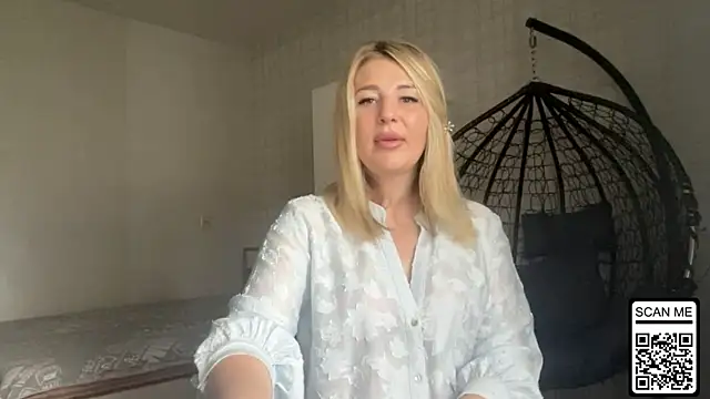 Snapshot of Blondie_xoxoxo chatting on June 14, 2026, 7:31 am Blondie xoxoxo online show from June 14, 2026, 7:31 am