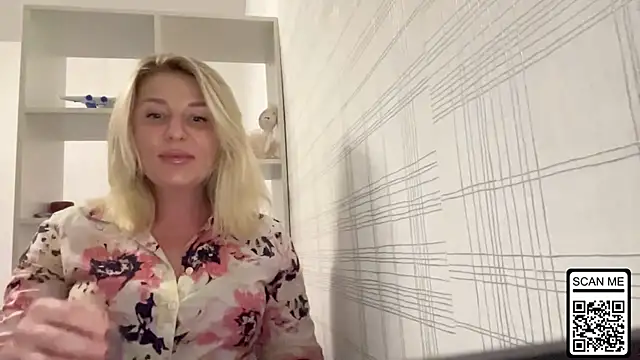 Blondie xoxoxo online show from October 25, 2025, 4:40 pm