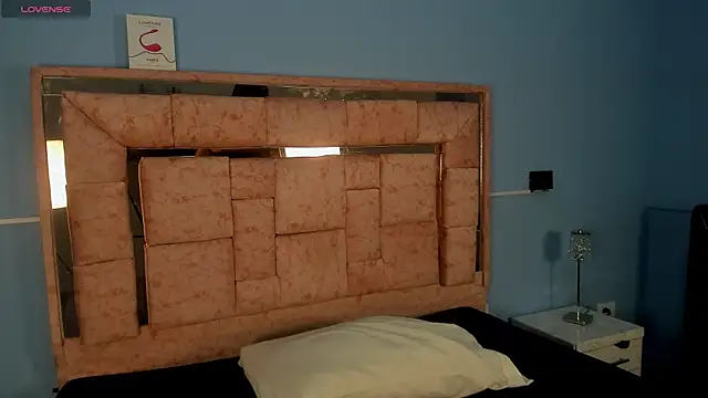 Snapshot of LICKY_LOV chatting on November 7, 2025, 3:11 am LICKY LOV online show from November 7, 2025, 3:11 am