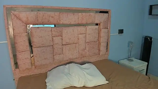 Snapshot of LICKY_LOV chatting on November 26, 2025, 3:17 am LICKY LOV online show from November 26, 2025, 3:17 am