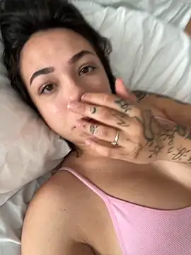 Snapshot of Kitty5348 chatting on October 10, 2025, 7:53 am Kitty5348 online show from October 10, 2025, 7:53 am