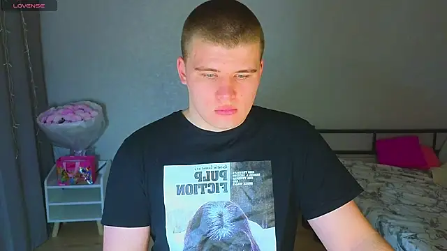 kittenmurr online show from October 19, 2025, 8:22 pm