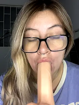 Blair Bunnyy online show from October 25, 2025, 4:33 am