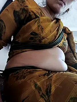 Snapshot of cut_renukadevi chatting on September 19, 2025, 3:32 am cut renukadevi online show from September 19, 2025, 3:32 am