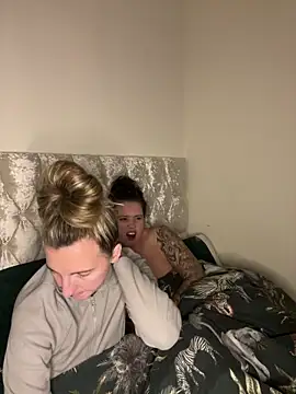 Snapshot of Charsworld chatting on December 2, 2025, 6:31 pm Charsworld online show from December 2, 2025, 6:31 pm