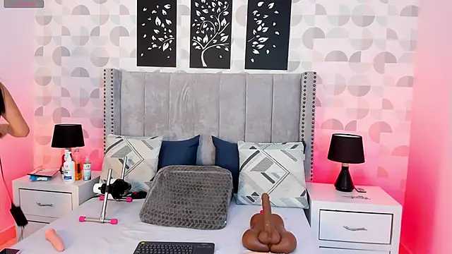 natasha moreno online show from October 16, 2025, 12:24 pm