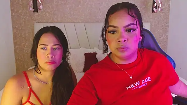 Snapshot of NatiHoran chatting on October 20, 2025, 12:02 am NatiHoran online show from October 20, 2025, 12:02 am