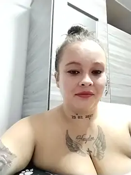 Snapshot of patty_squirt_ chatting on July 13, 2026, 9:36 pm patty squirt online show from July 13, 2026, 9:36 pm