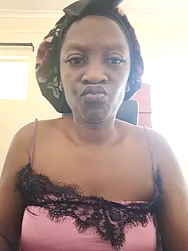 Snapshot of Yummychoklit chatting on October 16, 2025, 6:32 am Yummychoklit online show from October 16, 2025, 6:32 am