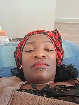 Snapshot of Yummychoklit chatting on September 8, 2025, 2:49 pm Yummychoklit online show from September 8, 2025, 2:49 pm