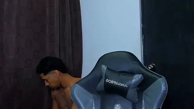 Snapshot of violet_and_myers chatting on March 2, 2026, 12:56 pm violet and myers online show from March 2, 2026, 12:56 pm