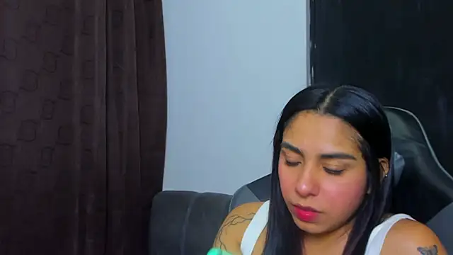 Snapshot of violet_and_myers chatting on March 8, 2026, 3:43 am violet and myers online show from March 8, 2026, 3:43 am