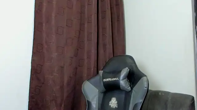 Snapshot of violet_and_myers chatting on March 9, 2026, 11:25 am violet and myers online show from March 9, 2026, 11:25 am