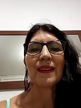 Snapshot of swity_foster chatting on October 15, 2025, 10:56 am swity foster online show from October 15, 2025, 10:56 am