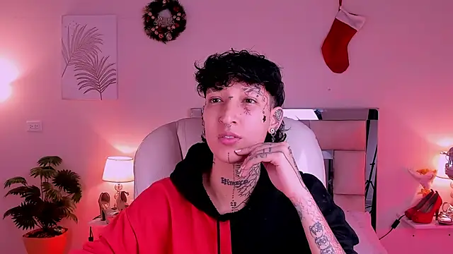 Snapshot of Luci_Rose chatting on January 13, 2026, 3:10 am Luci Rose online show from January 13, 2026, 3:10 am