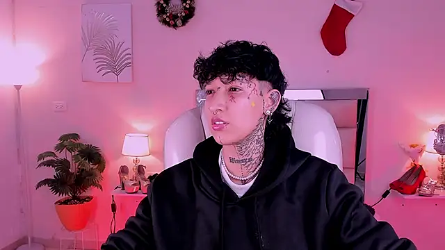 Snapshot of Luci_Rose chatting on January 10, 2026, 2:40 am Luci Rose online show from January 10, 2026, 2:40 am