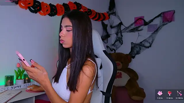 BrunetteAdams001 online show from October 24, 2025, 3:49 am