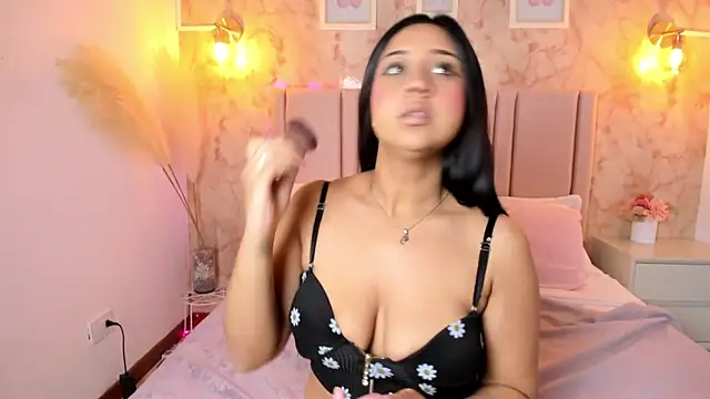 Isa lux online show from October 3, 2025, 4:03 am