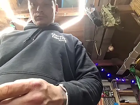 twistafatpipe online show from February 27, 2026, 7:46 pm