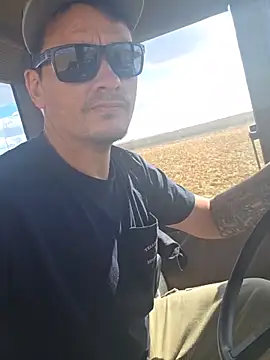 twistafatpipe online show from October 21, 2025, 6:51 pm