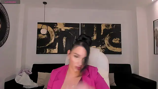 Snapshot of NovaSpencer chatting on October 7, 2025, 7:59 pm NovaSpencer online show from October 7, 2025, 7:59 pm