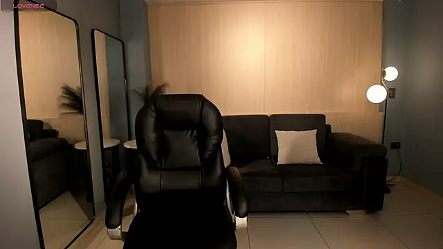 Snapshot of MilaColeman chatting on November 5, 2025, 2:03 am MilaColeman online show from November 5, 2025, 2:03 am