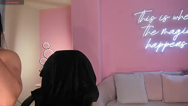 Snapshot of MilaColeman chatting on November 8, 2025, 2:04 am MilaColeman online show from November 8, 2025, 2:04 am