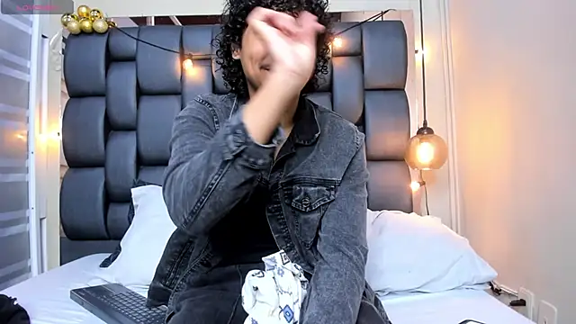 Snapshot of Miriam_milf chatting on December 4, 2025, 12:26 pm Miriam milf online show from December 4, 2025, 12:26 pm